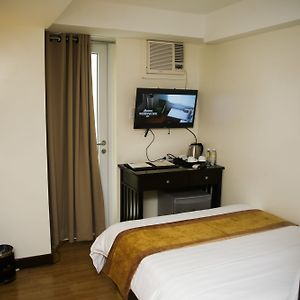 Standard Zimmer mit Kingsize-Bett